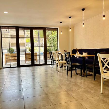 Merien Hotel 耶烈万 外观 照片