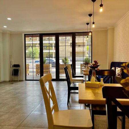 Merien Hotel 耶烈万 外观 照片