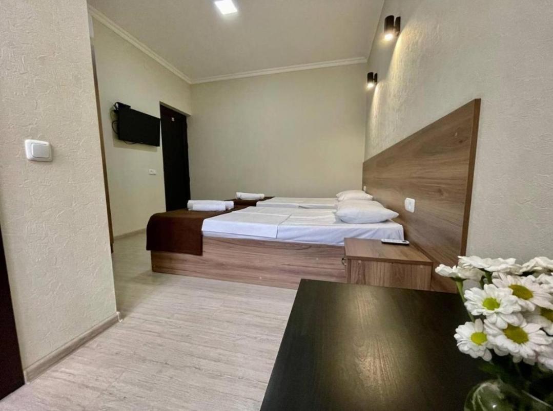 Merien Hotel 耶烈万 外观 照片