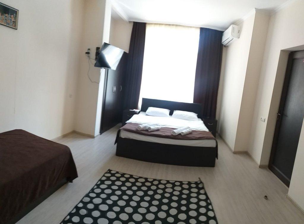 Merien Hotel 耶烈万 外观 照片