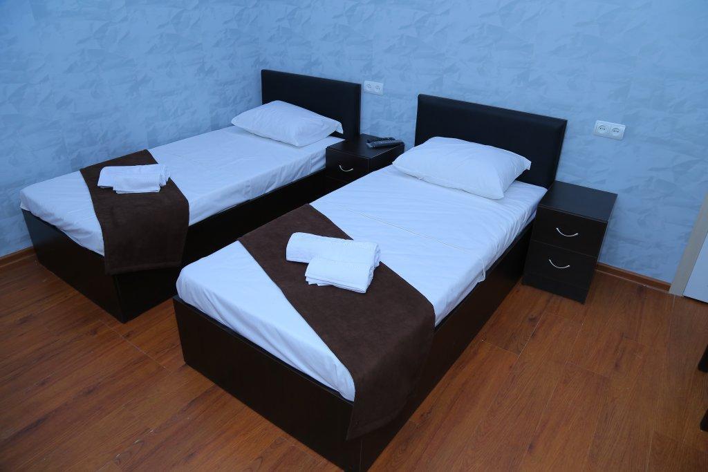 Merien Hotel 耶烈万 外观 照片